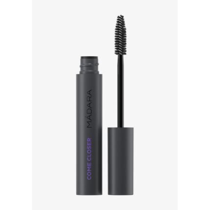Clumpy Lashes - Mádara Come Closer Infinite Lash Mascara Volume and Separation